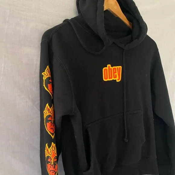 Obey hoodie size xs - Picture 1 of 4